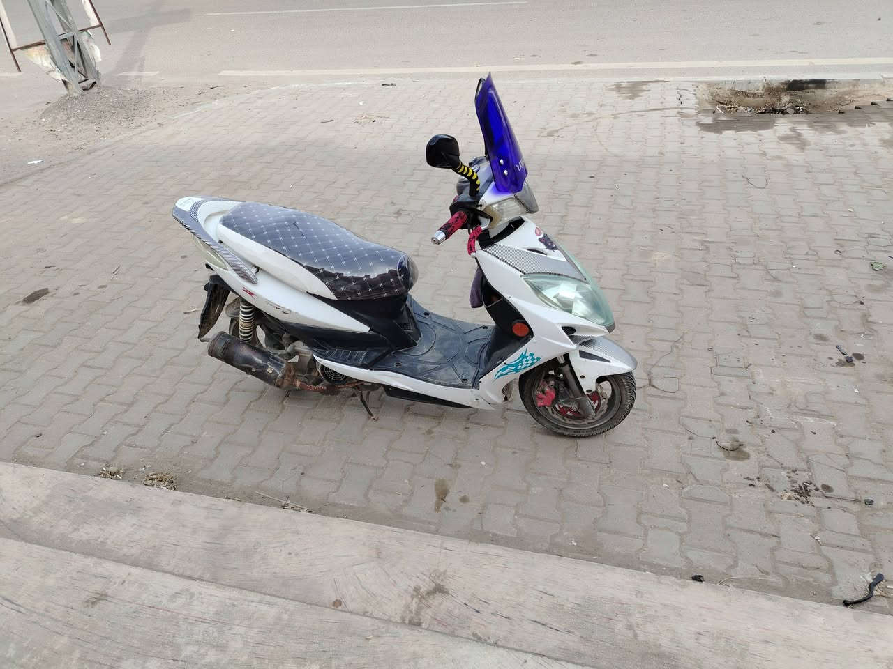 دراجه كايَمكو  رايسنك 125
السعر 650 وبيها مجال
رقم وراعيها اني مكلف بالنشر
***********
