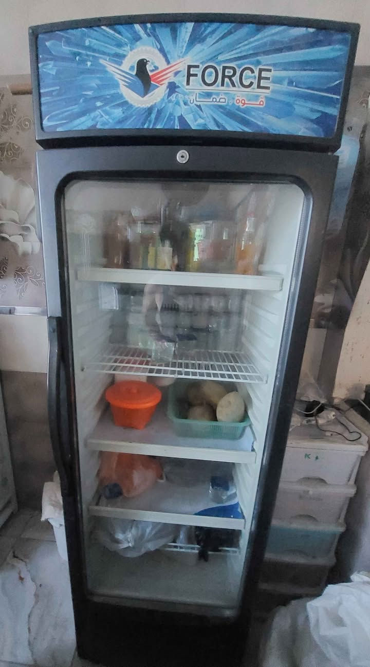 غراض بيت للبيع 
ثلاجه ٢٥٠ 
طباخ ١٧٥ 
ساحبه دهون ٤٠ 
عارضه ٣٧٥ وبيه مجال شراي يتصل على رقم مكاني نجف 
*********** النجف, العراق
