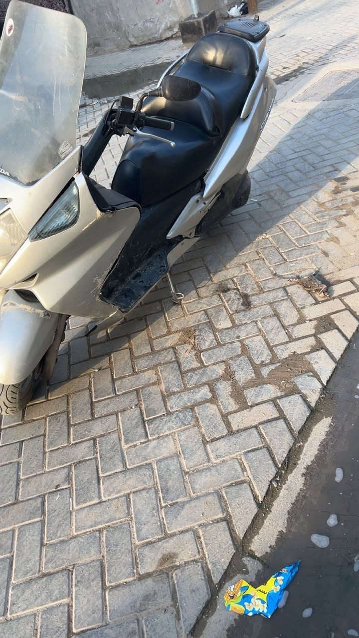 سلام عليكم ورحمة الله وبركاته اخوان دراجه سلفر ونج مكينه ٦٠٠ وفر مود ايبيس الدراجه خير من الله مكينه مكفوله ولكفر أمام عينك البيع أو كراوس حسب القناعه السعر ٨ أوراق العنوان بغداد الأمين الثانيه رقم *********** أو واتساب
