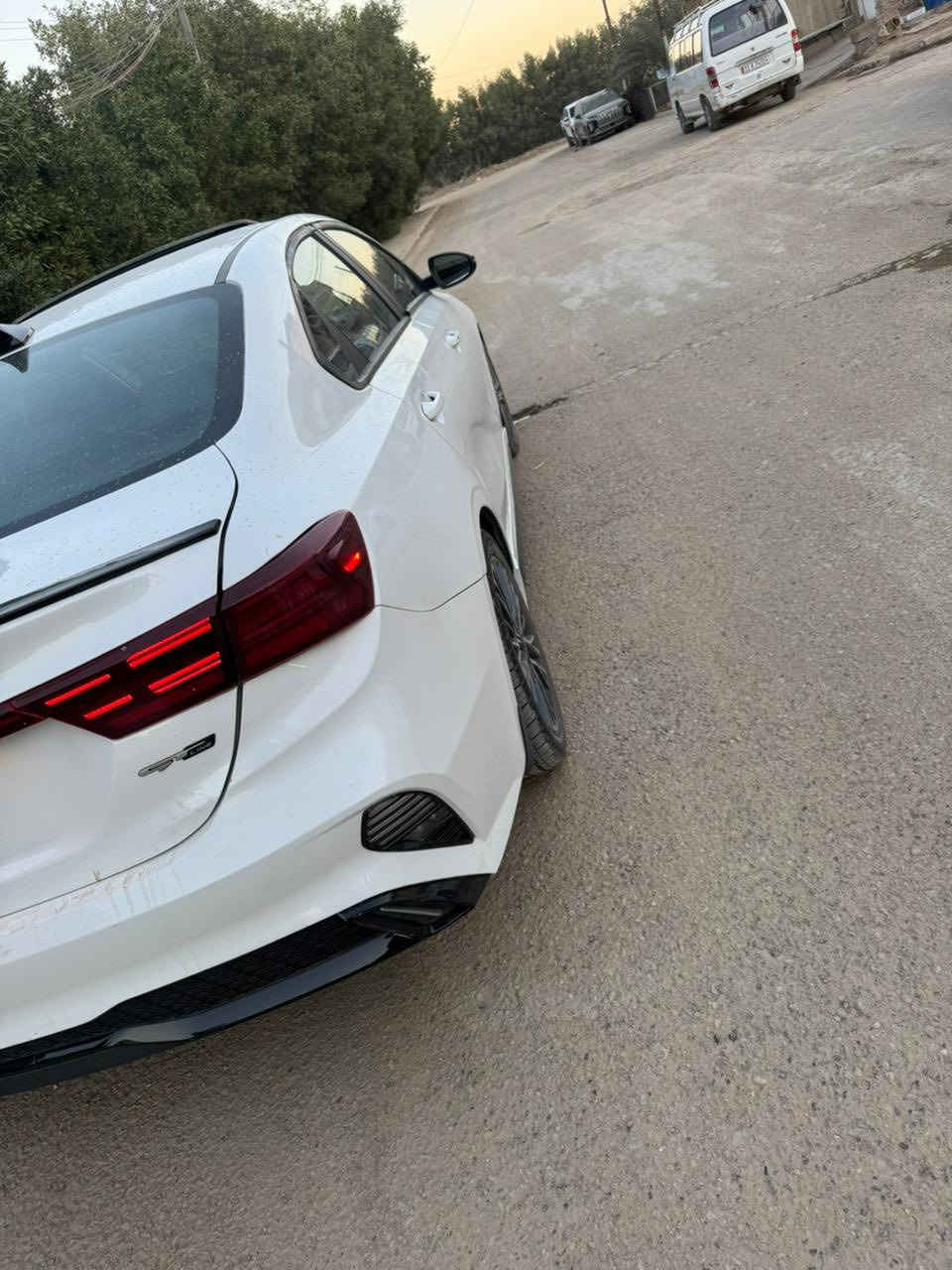 السلام عليكم
فورتي جي تي لاين  بدون رقم 
موديل 2024 

ماشيه : 18 الف 

حادثها : بابين و جاملغ خلفي مصبوغات + جاملغ خلفي جهة السايق بي بارد 
صور الحادث موجودات بالمنشور 

مواصفات : 

بصمة 
شاشة اعطال 
نقطه عمياء 
فتحة ( سلايد ) 
شاشة 
كاميرا 
كشنات جلد ومخمل 
وباقي مواصفات الجي تي لاين 

السعر : 135 ورقه 

للاتصال :  ‬ ‭0773 218 0505‬
