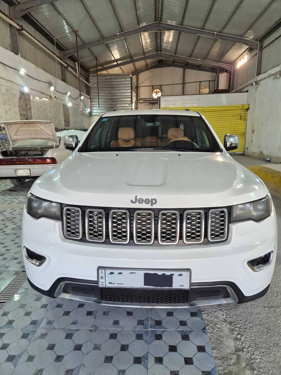 جيب جراند شيروكي 15 مرمز 22 مرقم بغداد مميز بأسمي الحادث جاملغ وبنيد تبديل والجاملغ الثاني صبغ السيارة جديده كلش وجاهزة من كلشي السعر 190
***********
