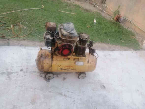 السلام عليكم ماطور صبغ شغال للبيع السعر 75 وبيه مجال العنوان بابل الحمزه الغربي خيكان للستفسار ***********
