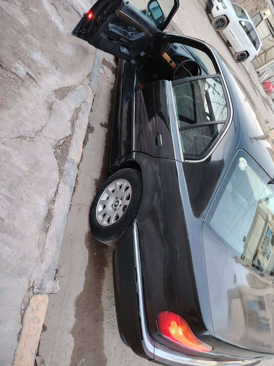 السلام عليكم
بي ام حجم ٧٢٨ مسكر
موديل ٩٦
كير محرك نظيف وبحالة جيدة
تبريد شغال كهربائيات كاملة
وارد ياباني
السيارة بأسمي بغداد
السعر ٦٥$
مع العلم السيارة صبغ عام للجمالية
رقم الهاتف : ***********
