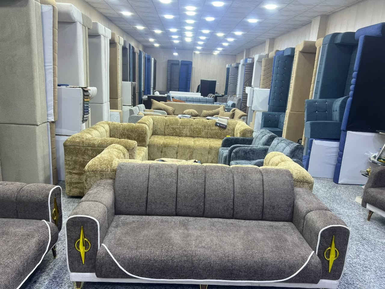 كل ماهو جديد لدى معمل الملك اكو عالمتر سعر المتر ١٠٠الف واكو جاهز المكان البصره الصناعيه  الشراي يجي خاصرواهلا وسهلا


**إذا كنت صاحب هذا الإعلان وتريد حذفه لأي سبب، رجاءا أرسل رسالة إلى الدعم الفني**