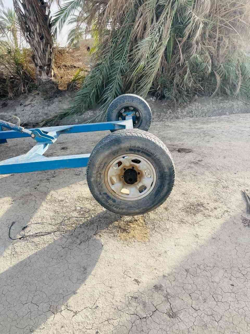 السلام عليكم
معدلان اندبلنت للبيع
العرض مترين ونص
الركبة اربع امتار
تايرات حجم 15
 ويل مال فورويل
الاستفسار
***********
