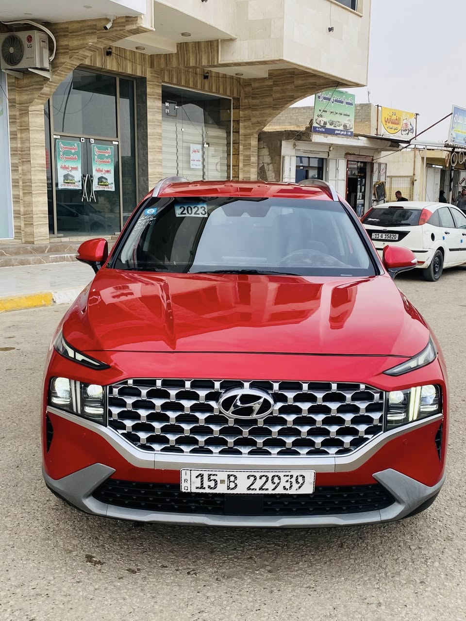 سنتافي 2023 رقم انبار دولي هزه وسنويه  وأرقام جديده ضرره بنيد  وجاملغ. والباب هلال جاملغ  خلفي بس صبغ ضربه سطحيه شخوط
ماشية : 44 ميل 
مواصفات السيارة : فول الفول عدا الفتحه
بصمة
جنطة كهرباء 
تشغيل عن بعد 
كشنات كهرباء عدد ٢
رادارات  و حساسات امامي خلفي
تحديد مسار وسياقه ذاتيه
ثلاث انظمه للقياده
قطعتين تبريد 
كشنات مخمل
كير بيانو 
اوتو هولد
مانع انزلاق
هيتر مراية 
حساس ضباب
شاشه  جبيره كار بلس وكاميرا
تحكمات ستيرن
وبقية المواصفات المعروفة
السيارة جديدة جدًا وما بيها نقص 
السعر  169 كلش مناسب جوه السوك تجي تشوف بعينك وتدلل 

***********
