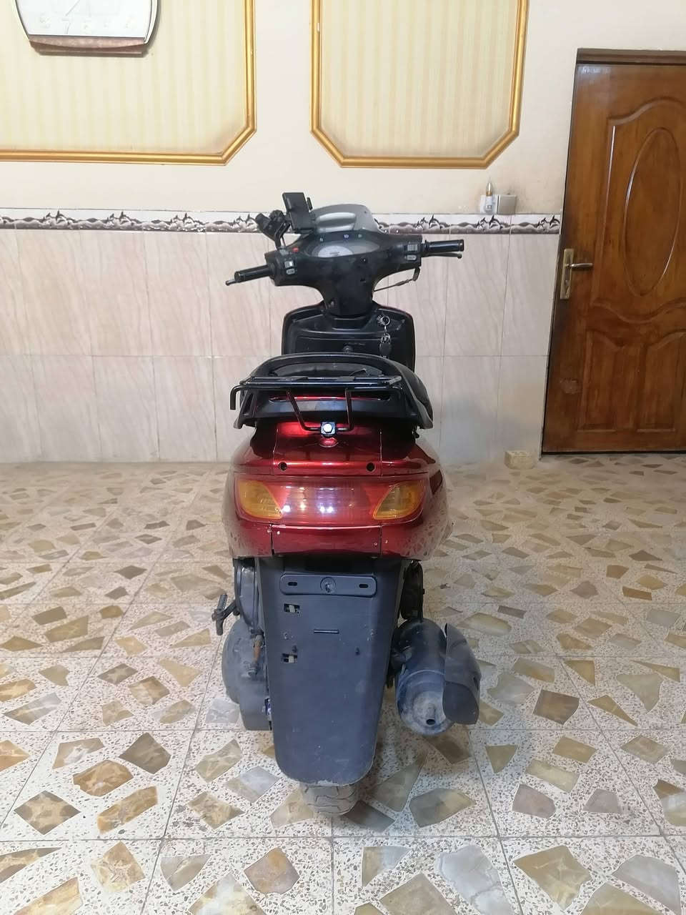 السلام عليكم نجف حي النداء
فراشه فحل نظيفه وحلوه ومحركه ناعم
وبالواقع احلى من بالصور كهربائياته كلها شغاله
الدراجه كل شي ما بيها نقص بس شغل واطلع
***********
