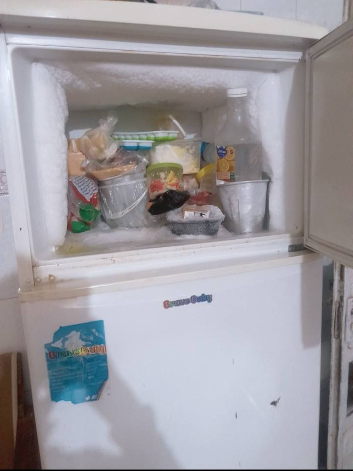 ثلاجه نضيفه شرط التجميد نوع ارجلك تركي ١٢٥ وبيها مجال قليل مكان تكريت حي الجمعيه ***********
