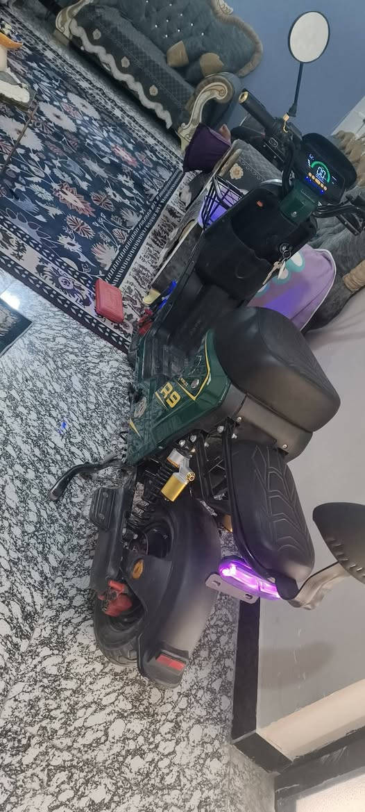R9 الدراجه جديده ونضيفه مكفولة كم طخه خفيفه بل كفر بطاريات مكفولة الأصل الملف الأصل السعر ٥٥٠بيه مجال حك الجيه ناصرية تضحيه ***********
