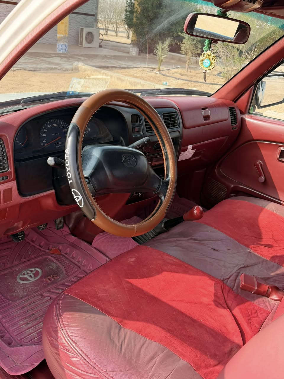 تويوتا 2001 رقم بغداد دولي تحويل سياره جديده بمعنى الكلمة مكفوله من الضربه والتبديل محرك بلاد كير حداده عامه تخم تاير السعر 125 وبيها مجال العنوان البصرة الزبير 
***********
