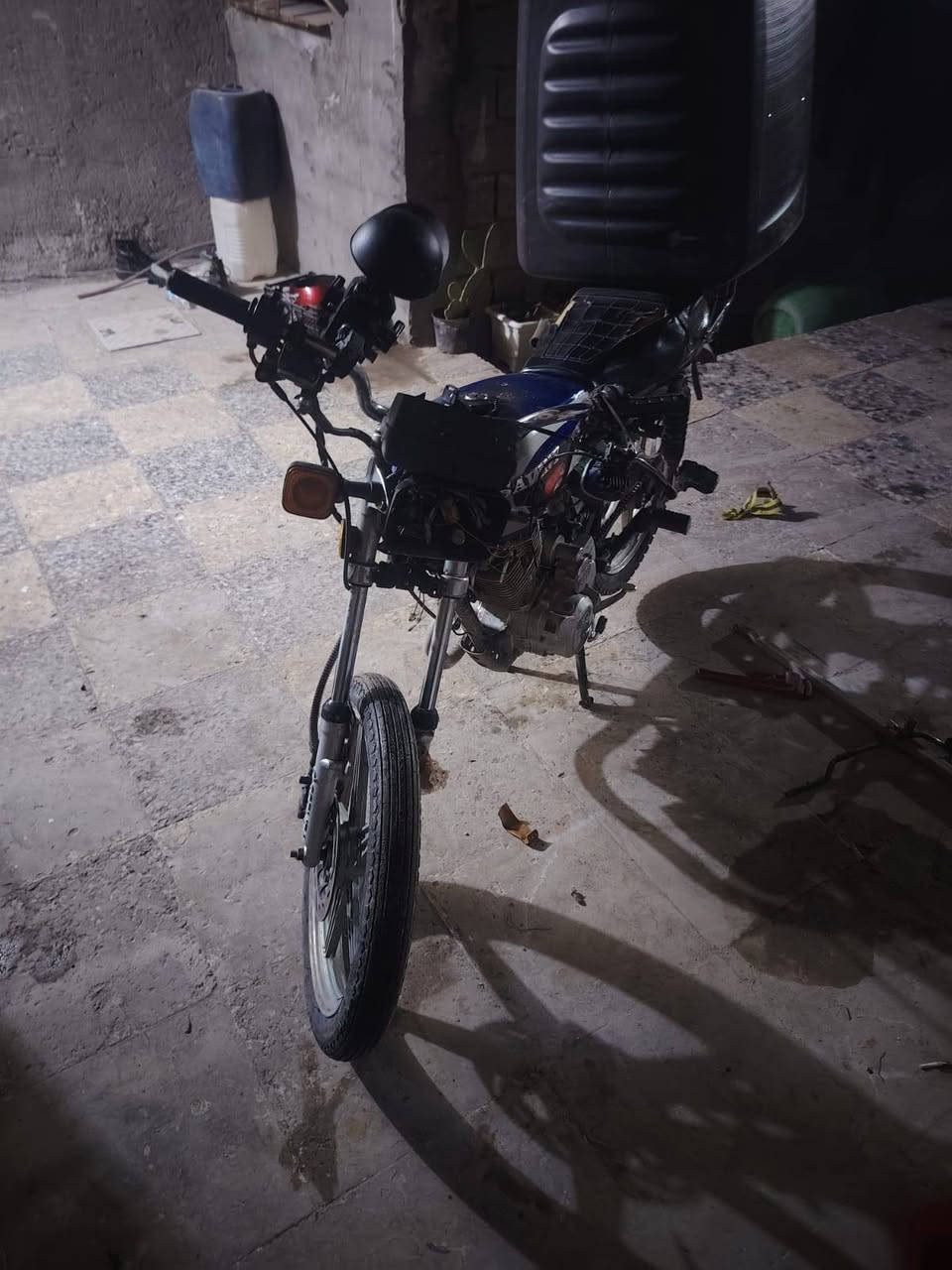 سلام عليكم دراجه ايراني 21دراجه اوراق كامله دراجه سعره 300 مكانه البياع الدوانم ***********
