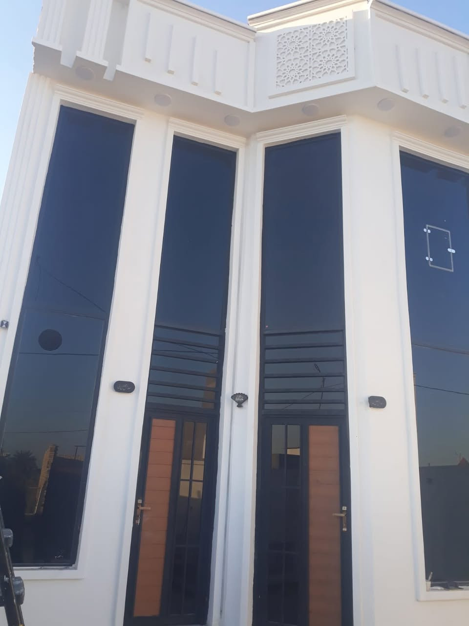 دار للبيع تسليم مفتاح
مساحة 140م طابقين طابو زراعي سند 25
خدمات كامله ماء كهرباء تبليط أناره شارع
تفاصيل البناء
غرف نوم عدد 3
كلدور عدد2
مطبخ
استقبال
مجمع صحي عدد3

الموقع//ورديه داخل منطقه الامام سيد موسى
للاستفسار اكثر الاتصال على الرقم
***********
