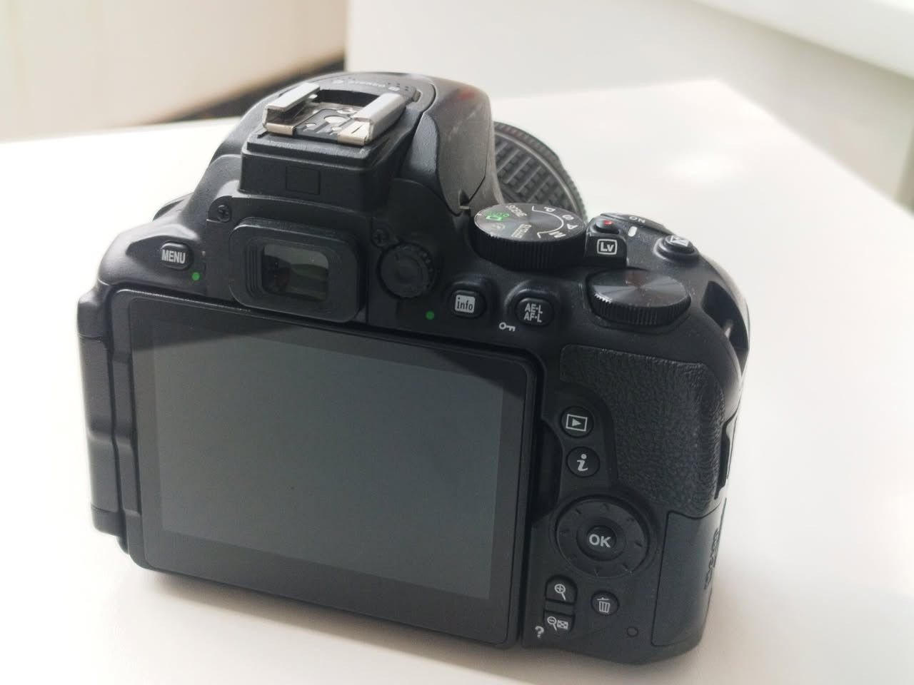 كاميرا Nikon D5600
مع عدسة 18-55

للبيع بسعر 350 الف


**إذا كنت صاحب هذا الإعلان وتريد حذفه لأي سبب، رجاءا أرسل رسالة إلى الدعم الفني**