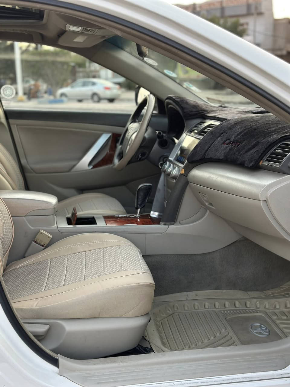 السلام عليكم تحيه طيبه الى الجميع
للبيع فقط   مكلف بالمنشور مكلف بالمنشور
رجاء اقراء المنشور زين وشوف الفيديو  اكون ممنون 
كامري موديل 2008 خليجي سعودي  GLX
4 سلندرVVt كلش نظيفه سياره
 رقم بغداد انكليزي تحويل مباشر
بيه صبغ  قطع ابيع  حزام  بدون حادث بدون ضربه مجرد شخوط ونصبغو شرط الشواصي والتكم والغوده والقماره والصندوك كفاله من الحادث ايرباك كله سليم مكينه كير خير من الله لاتبخير ولاتنقيص تبريد حداديه كله جديد اي نقص مابيه وين متحب تفحص اني حاضر 

         🛑مواصفات 🔴  
☑️سلايت روف فتحت سقف
 ☑️كشن كهرباء  
☑️تحكم استيرن 
☑️كروز سرعه
☑️تبريد قطعتين   
☑️دواخل بيجي صاج   
☑️منضومه زنون 
☑️شاشه مع كامره خلفيه 
☑️داخل صاج ملكي 
مكينه كير خير من الله صدر حداديه نضيف   
سيارة جداً نضيفه ومتعوب عليه  🔴( 107)🔴وبيه مجال حك الجيه الي يدور نضيف ومال جنيه يتفضل يتصل وبي خير ويدلل رجاء مايعجبك السعر ماعندك امكانيه  اعبر المنشور وجنك ماشايفه لاتعلق وتكسر بحلال مسلم كلشي بسعره وكلشي اكو بالسوك 
غير متواجد ع فيس الشراي يتصل
 مباشر #_الاتصال📞🌹#

***********
***********
مكان السياره الانبار الفلوجة
