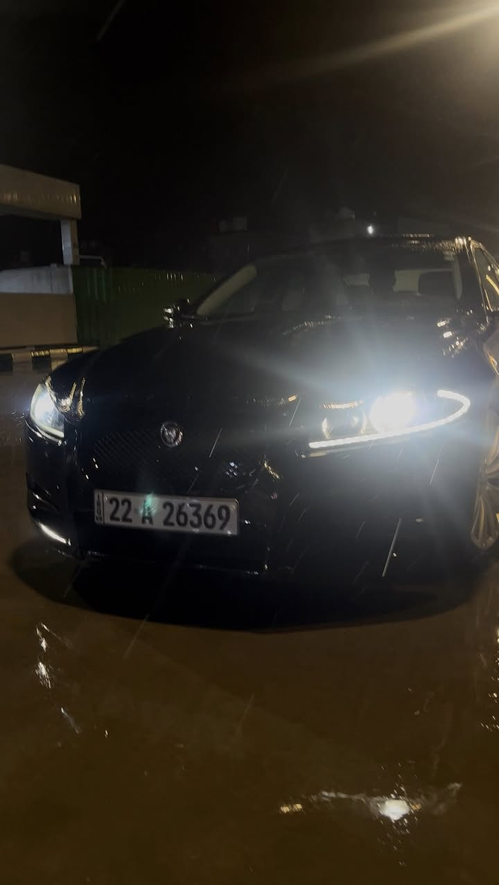 سلام عليكم حبايب جاكوار موديل 2014 XF مكينة V6 3000 سوبر جارج غنية عن تعريف سيارة وكالة سردار  كير مكينة مكفولات اكسل صدر كله مكفول بيها شوية مقدمة بنيد بس على كد شبرين بقية مبيها شي فول مواصفات كشنات كهرباء كير ماوس 4 انضمة قيادة ونضام سباق  عداد 300 داخل احمر كلش حلو بلادي تبريد ثلج صندوق شفط كشنات خزن سلايد سستم سماعات Meridian ليد امامي وخلفي ماشية 148 الف كيلو تراي شركة بشرط سيارة حلوة كاعدة ونضيفة للمراوس ب موستنك او كمارو او جالنجر سعر 125 بيها مجال مكان دورة وهذا رقم لليحب يتصل *********** سيارة الي متعجبة انشاء الله يصعد الافضل وسلامتكم صلوا على محمد
