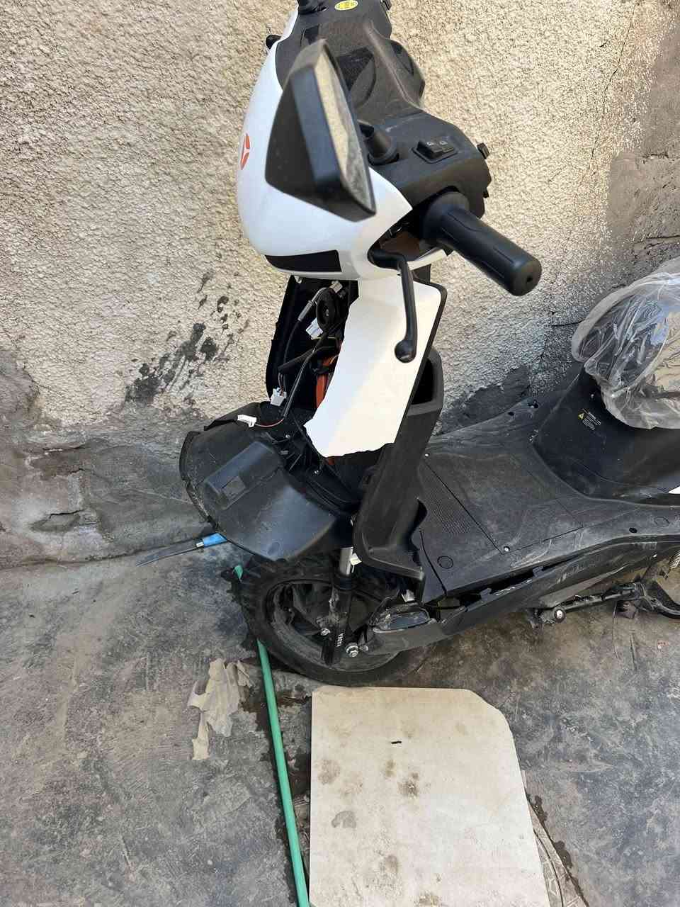 سلام عليكم دراجه جديده ما ماشيه بس اندعمت بيها وريد ابيعها سعرها ٦٠٠ وبيها مجال***********
