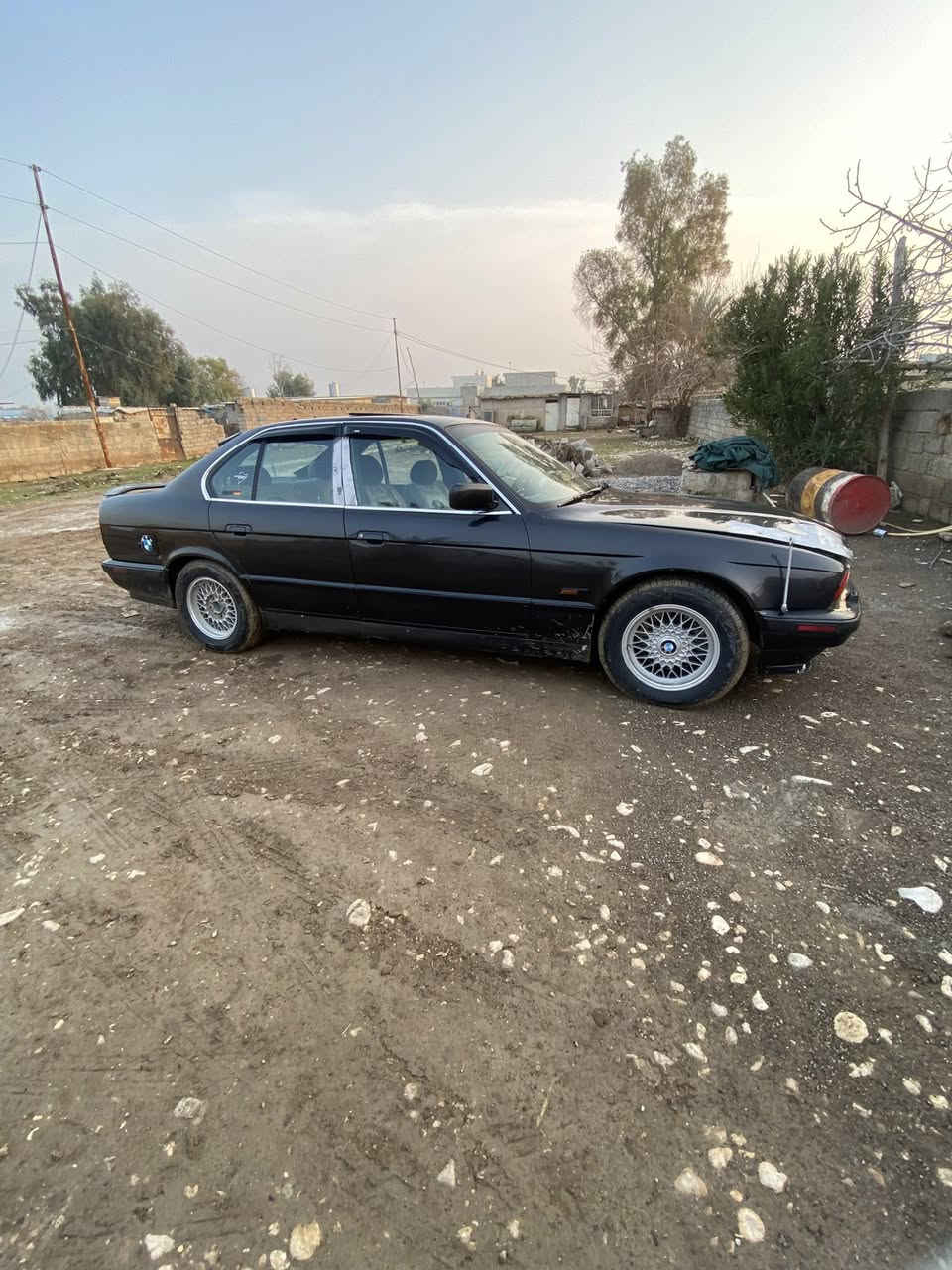 سلام عليكم بي ام للبيع 525مكينة 28سياره حيل حلوه وشرط مابيه بس هاي ضربه بل بنيد بعد ماسويتها كير عادي مكاني موصل رقمي ***********بي وتساب سعر مناسب 42وبيها مجال
