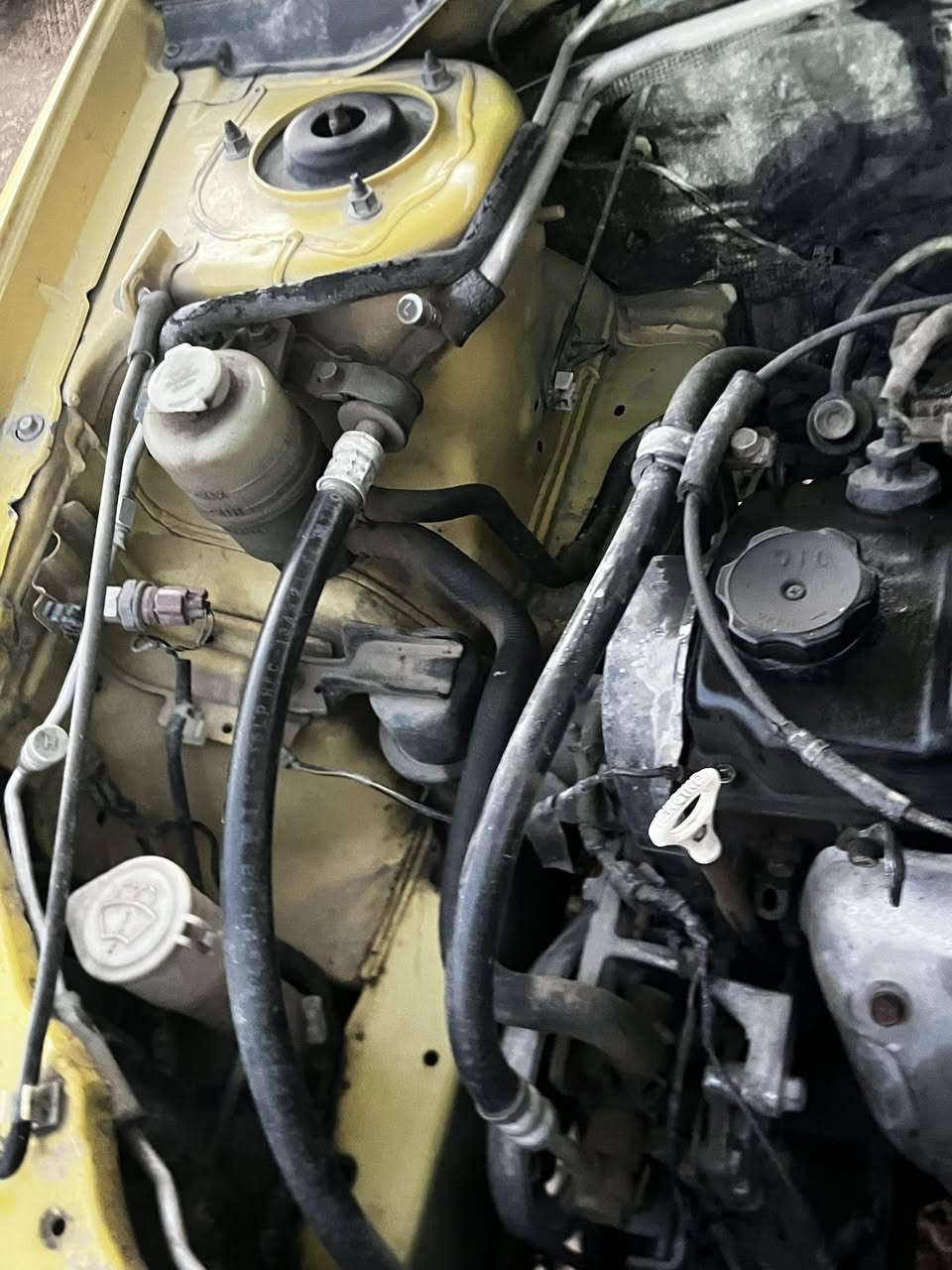 السلام عليكم لانسر 2009 حرة سيارة بلادية مكينة بيها بخار 
صدر وكير وتبريد وتدفئة خير من الله السعر 62 وبيها مجال بسيط العنوان ديالى الاستفسار ***********
