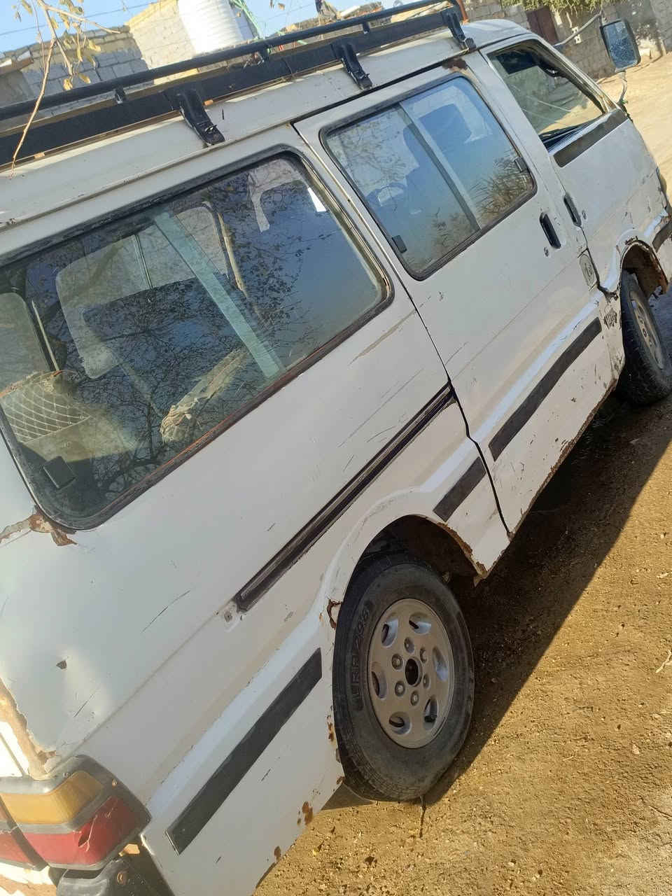 السلام عليكم كيه بسته للبيع موديل ٩٥ گير محرك اكسن باور شواصي جدد مالكهه ماندله مكاني بابل القاسم سنويه صاقطه بالعشرين السعر ١٧ وبيهه مجال هذه رقمي ***********
