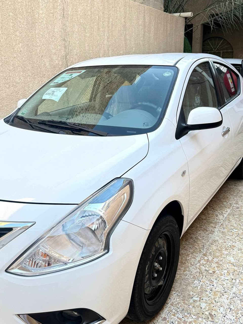 السلام عليكم 
للبيع نيسان صني هندي موديل 2025 ام البليتة الزركة كفالة عامة الشاشة الناصية السيارة استعمال شخصي مامشتغلة تكسي على وضع الشركة  ماشية 7742 كيلومتر مثل ماموضوح بالصور أمامكم السعر 136 بيها وكالة للتواصل / *********** 
مايعجبك السعر لاتكسر بحلال الناس 👍
العنوان : البصرة الزبير, البصرة
