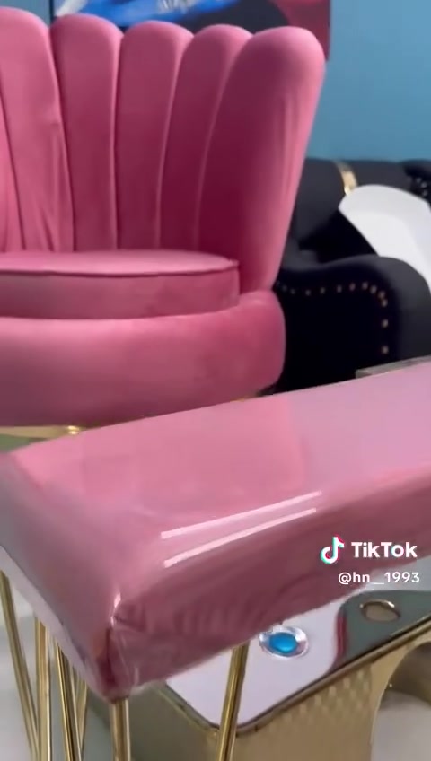 ارقى واحدث ديكورات الصالونات المودرن 
@إشارة


**إذا كنت صاحب هذا الإعلان وتريد حذفه لأي سبب، رجاءا أرسل رسالة إلى الدعم الفني**