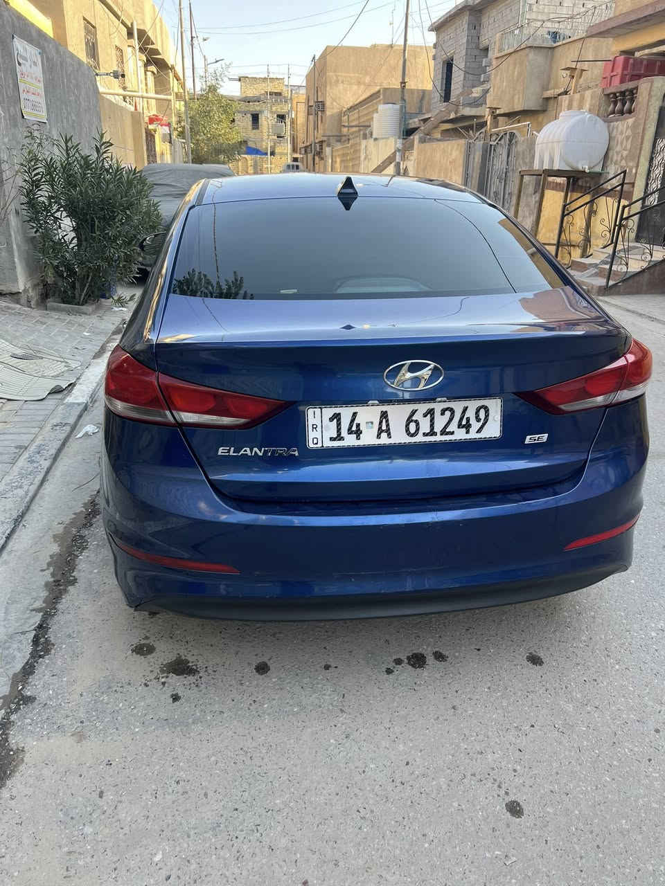 االنترا 17امريكي لون تويتي باسمي بس بيه بعض ملاحضات سياره حادثه دعاميه امامي فقط وبيه كلير من امريكا وبيه بارد فقط سياره على ايدي وكفاله محرك وكير محرك الفين دوش سعر سياره 130 وبيه مجال رجائن ماعجبك سعر لاتكسر بحلال العالم 
***********
