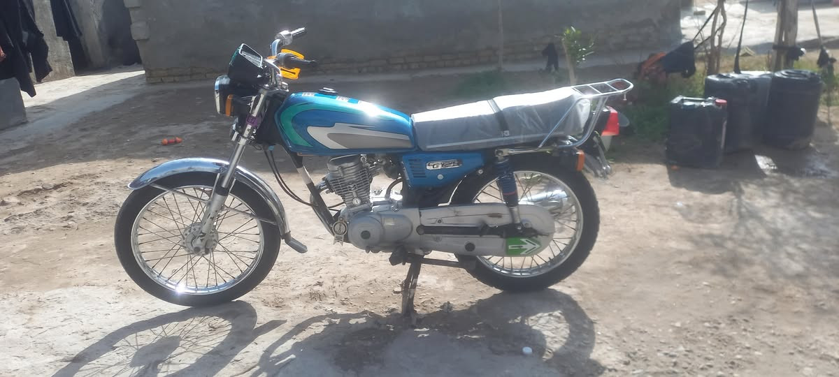 سلام عليكم  دراجه البيع  ناما 21 وراق اصولي   محرك مفتوح   دراجه   كرهبيات  شقاله  سعرها 700 50
وبيها مجال  الرقم ***********
