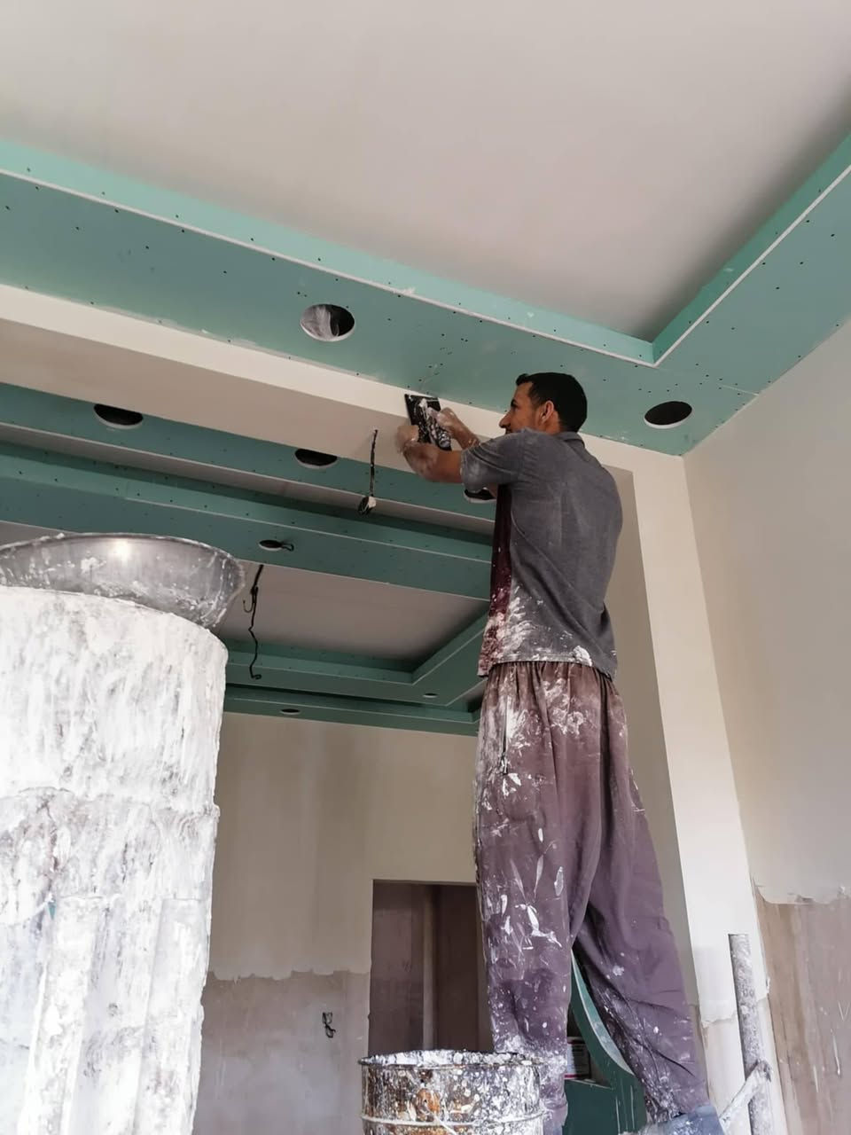 سلام عليكم خلفه لبخ جص سمنت بورك متفرغ حالين /***********/كربلاء/
