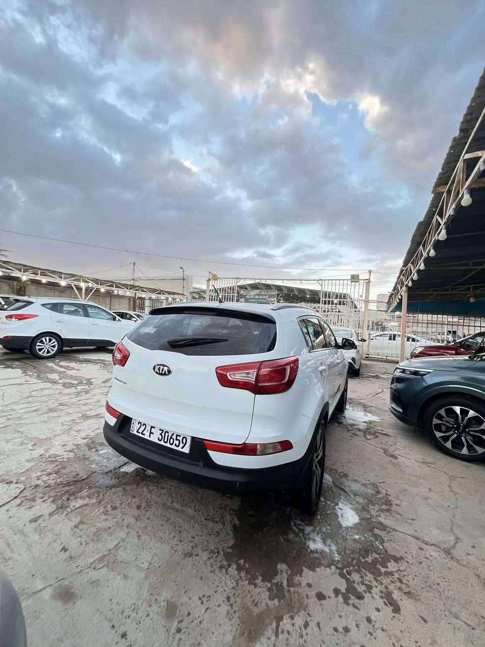 السلام عليكم / كيا سبورتج 2014 للبيع فقط بدون مراوس اربيل جديد هزه جديده ماشيه 100 الف جديده جدا مكفوله من كلشي مكينه 2400 السعر 160 مكاني نجف استفسار خاص او اتصل ***********
