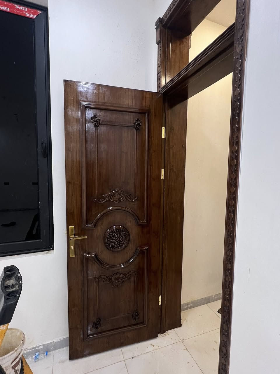 💥💥💥من جانب اعمال نجاره الاخلاص💥💥💥      في تصميم ابواب خشب داخليه وفي تصاميم حديثه وانشاء احدث الديكورات حسب طلب الزبائن الاستفسار عبر الرقم التالي  ***********
العنوان المدائن شارع معمل الغاز
