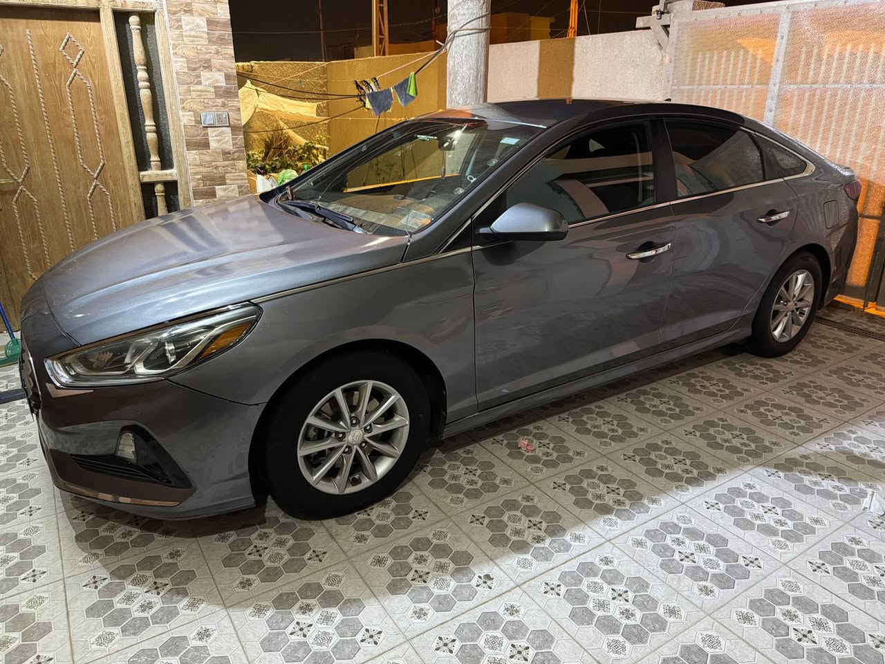 السلام عليكم                                                                       

سوناتا ٢٠١٨ وارد امريكي حادثه وصورة السونار موجوده بالمنشور
مكينه GDi مكفوله هيه والگير والسياره مابيه نقص برغي دوشمه ارضيه جلد وسفاري هم سياره تحكم ستيرن فول ٣ وضعيات قياده حساسات بالمري كامره خلفيه تحسس جانبي 
سعره ١٣٠ وبيه مجال وترهم مراوس باوبتيما ٢٠١٩ او ٢٠٢٠
العنوان واسط 
***********
***********
