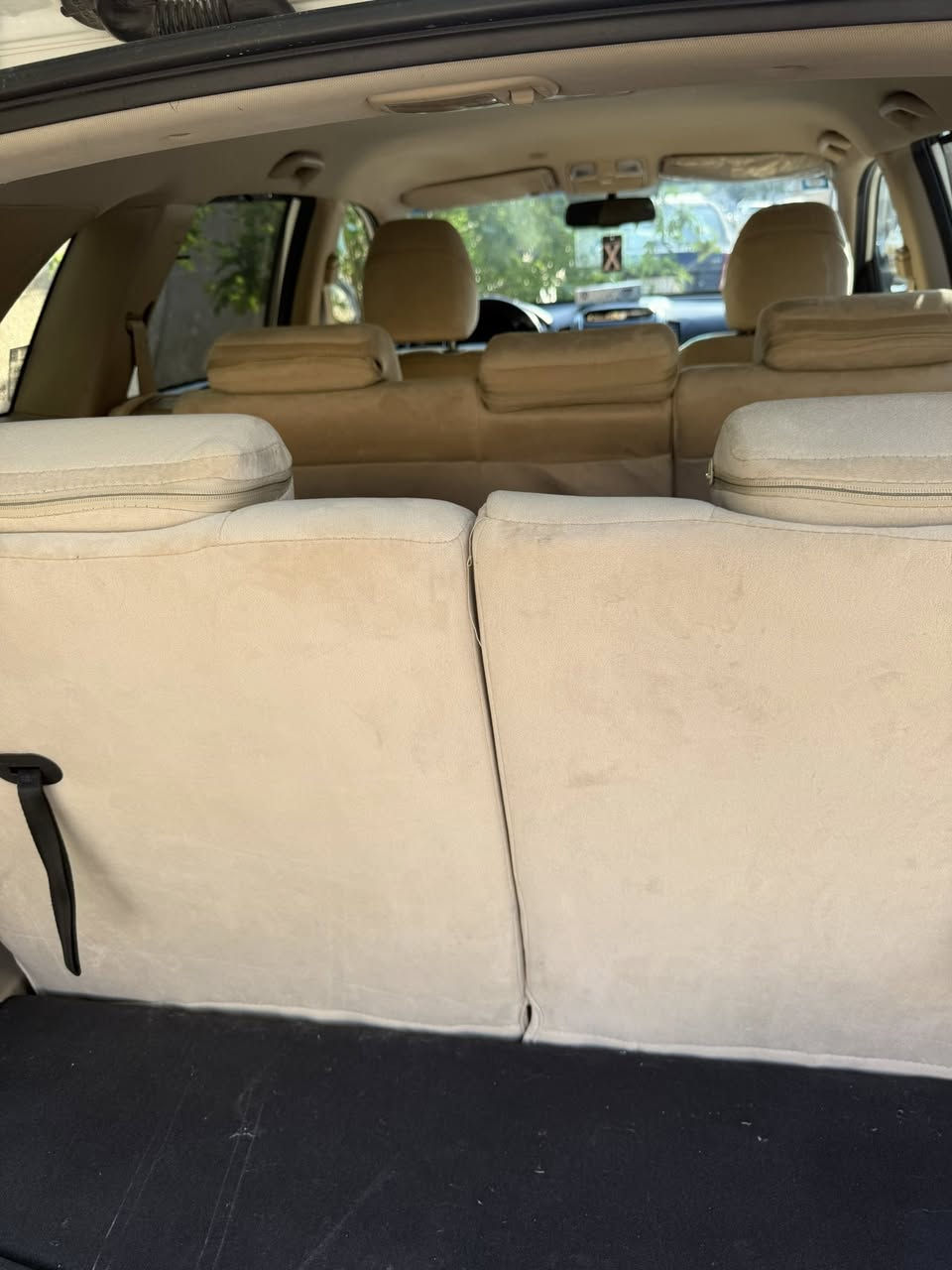 السلام عليكم   كيا سورنتو للبيع موديل 2014 سيارة جديدة جدآ ماشية 27  الف  حقيقي قمارة حديد   محرك اربعة سلندر 2400 مكفولة  من الصبغ والتبديل حتى الدعاميات مالتها مكفولة ماعدى بارد بالباب اليمنى فشي قليل كلش ابو دراجة طخها ثلاثة قطع تبريد  رقمها بغداد تحويل ثاني يوم  السيارة سعرها 16500 دولار يعني 165 ورقة للمعلومات الاتصال بالرقم ***********
