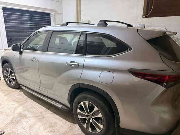 #للبيع_تويوتا_هايلاندر ٢٠٢٢
المحرك :•  ٦ سلندر
رقم اربيل مميز  
ماشيه ٤٠  الف كيلو 
المواصفات :•
بصمة تشغيل
 فتحه سقف 
دوسات كروم
صندوق كهرباء 
بردات خلفية 
شحن لاسلكي 
رادارات + تحديد مسار + قيادة ذاتية ++نقطه عمياء 
كراسي كهرباء + مقاعد امامية تدفئة + تبريد+كرسي خزن 
ستيرن
فتحه سقف 
مقاعد خلفية منفصل  جلد لون رصاصي  vip
كشنات كهربائي 
الضرر كلش بسيط بالجاملغ الخلفي بدون ايبراك وبدون دواخل 
كله ابلاد
السعر ٣٣٠ ***********
