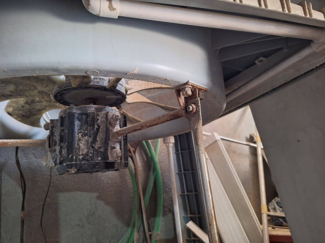 مبرده حجم كبير للبيع مع اداه تشغيل تجي تشوفه بعينك اذا تريد تشتري للتواصل ***********
