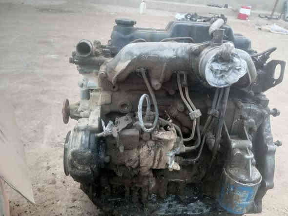 السلام عليكم محرك بسته شغال ساحگ رنگ كامل هوه وتفرعاته وراديتر جهاز كابم وسلف ودينمو هذا رقمي *********** أو تراسلني خاص
