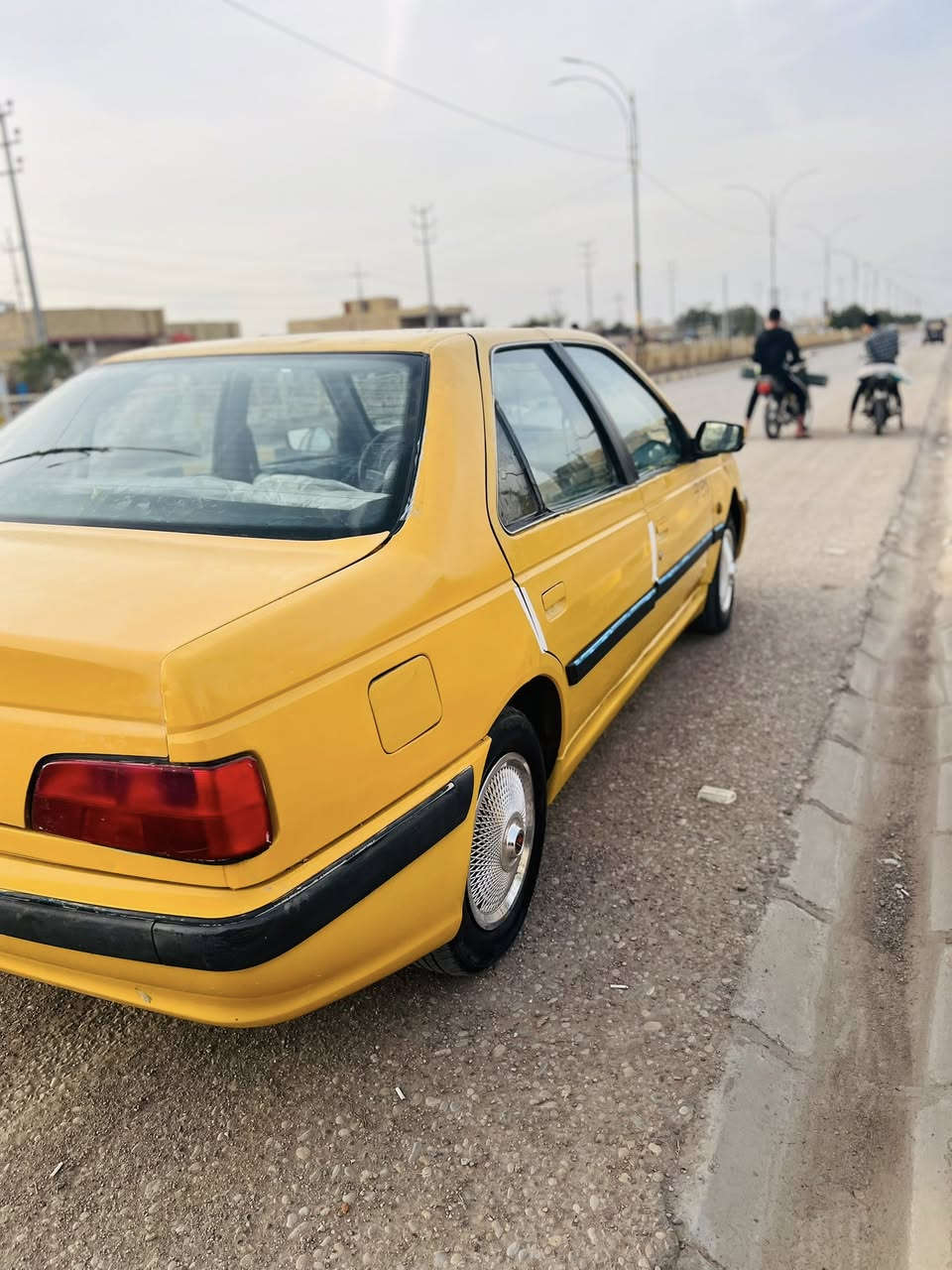 السلام عليكم بيجوبارص مديل 2015 مكفوله من كلبه وضربه و بيعه تكحيلات  محرك وكير مكفول باكرتون لايبخر ولا ينقص حداده جديده تخم تاير كهربائيات كله شغاله تبريد وتدفه شقالهت سنويه  30 مصفره هيه وغرمات وصولات موجوده عندي سعر 30 ورقه وبيعه شويه حك جيه  رقم ميسان تحويل موجود لو ثاني يوم   مكاني ميسان العماره ***********رقمي بي واتساب
