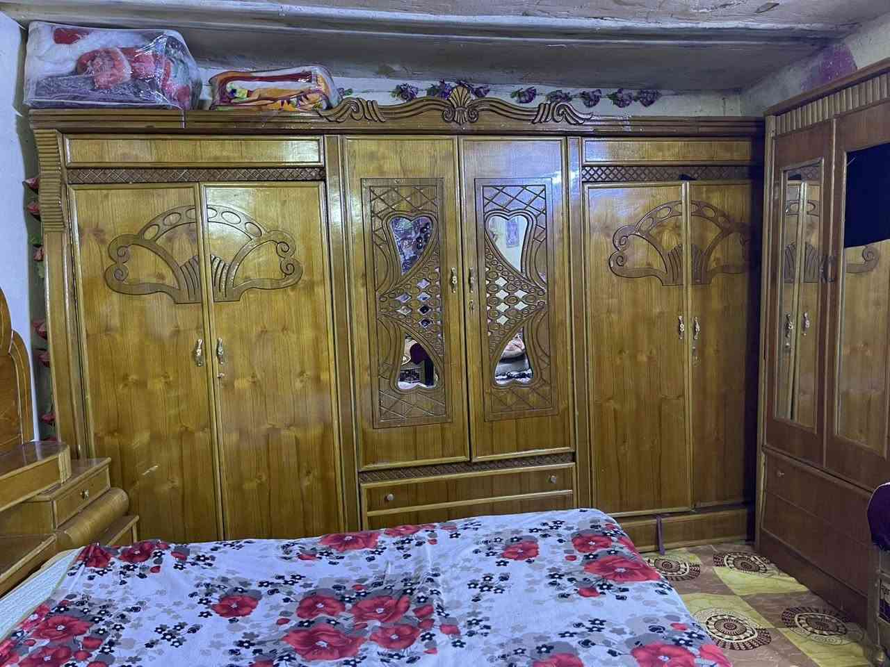 سلام عليكم غرفه نومم تزكام السعر 550 و بيها مجال لاتصال ***********
