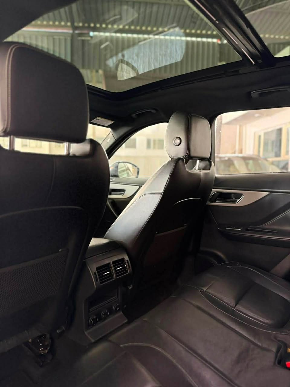 Jaguar F-Pace S 2017
R dynamic 
كفالة عامة وكالة سردار
سنة التصنيع: 2017
كيلومترات: 77000
ناقل الحركة: أوتوماتيك سبورت
عدد الاسطوانات: 6 اسطوانات
حجم المحرك: 3.0L
قوة حصان: 360 حصان
السوبر
نظام القيادة: دائما كل عجلة القيادة
فتحة سقف: بانوراما
داتاشوو
نوع المقاعد: الجلود الكهربائية - التدفئة - التبريد - التبريد
وسائد هوائية: 10
الشاشة: 1 كبيره
دشبول الكتروني كامل ديجيتال
مجسات: الرادار - مجسات - موقف سيارات
الكاميرا: 360 درجة
حجم الإطارات: 21 بوصة
مصابيح: رئيس تتحرك - زينون - إضاءة LED
ورايدها 370$ورقة
العنوان دهوك 
للاستفسار واتس اب فقط 
للبيع او مراوسه حسب القناعه
*********** دهوك, العراق
