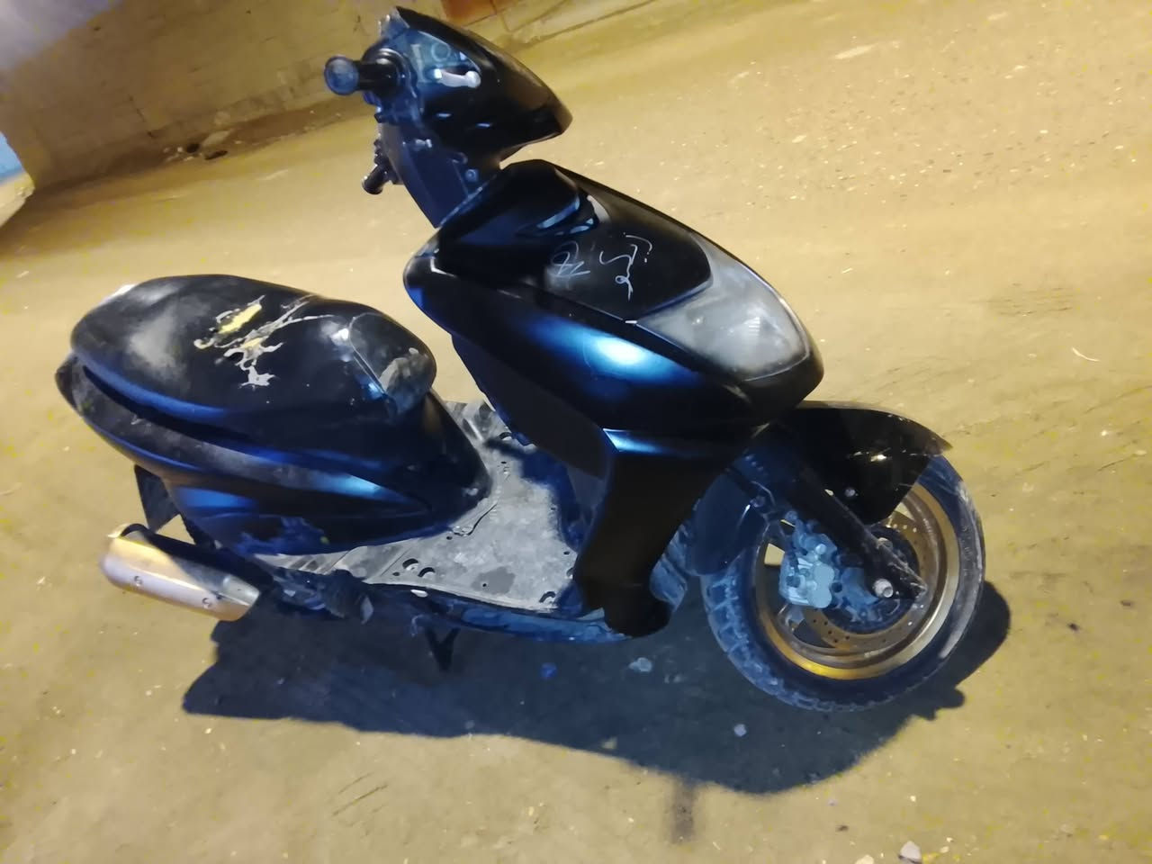 سكنس نثيه دراجه شوف عينك أنه صابغها اسود طافي كهربائيات سلف هندر كامله نقصها سله وترايش صفاح اريد مراوس دراجه اصغر منها مكاني العشار *********** مامتواجد ع نت بس تصال
