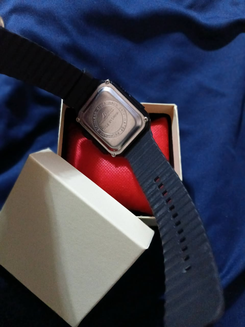 ساعه بهذا سبورت ضد المي باله امزون سعره ٢٠ مع توصيل خاص موجود


**إذا كنت صاحب هذا الإعلان وتريد حذفه لأي سبب، رجاءا أرسل رسالة إلى الدعم الفني**