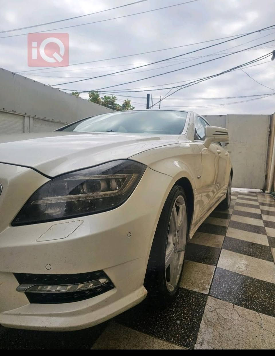السلام عليكم 
📣 للبيع: مرسيدس-بنز CLS 350
موديل 2012
المحرك: 6 سيلندر (V6) بسعة 3.5 لتر
ناقل الحركة: أوتوماتيك 7 سرعات (7G-TRONIC PLUS) مع تبديل من المقود (شفتات)
الممشى (العداد):151 الف ميل
السيارة وارد خليجي مكفولة
المواصفات الداخلية: [فتحة سقف، كراسي جلد كهرباء مع ذاكرة، شاشة، حساسات أمامية وخلفية، كاميرا ،بردة خلفية]
📞 للتواصل والاستفسار (واتساب أو اتصال)***********
📍 مكان السيارة بابل
