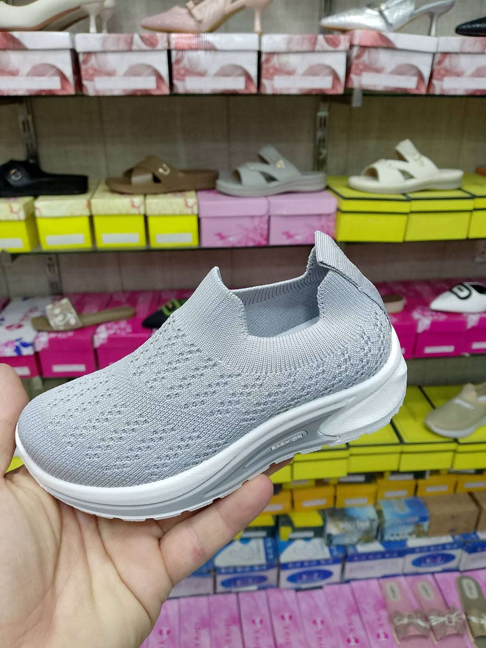 جديد جديد من معرض اميرتي للحقائب والأحذية
بوتينات سكجر قماش سعر فقط 5 الف 

قياسات من 25الى 36 

لون اسود .بيجي.نيلي.رصاصي

يوجد لدينا خدمه توصيل داخل خانقين الفين دينار 

@الجميع


**إذا كنت صاحب هذا الإعلان وتريد حذفه لأي سبب، رجاءا أرسل رسالة إلى الدعم الفني**