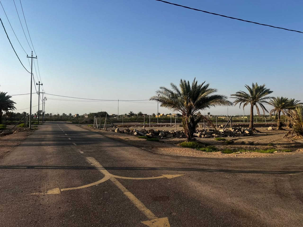 قطع للبيع مساحة القطعه 200 متر واجهة 10 نزال 20 

طابو زراعي سند 25 نقل ملكية مباشر 

كامل الخدمات ماء وكهرباء وتبليط 

الموقع مجاور جامعة بابل تبعد عن شارع حله نجف 700 متر 

للاستفسار ***********

