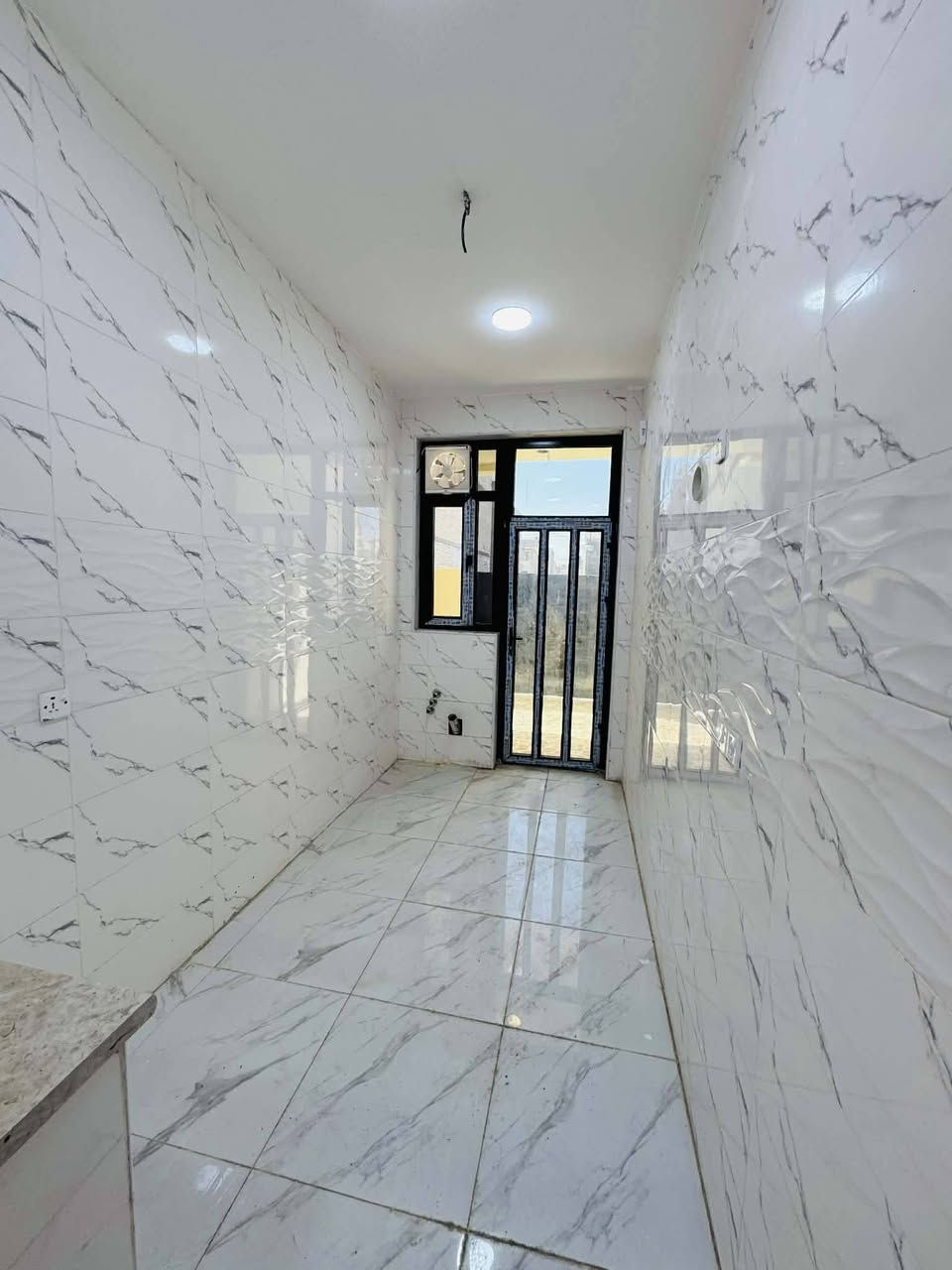 بسم الله ماشاء الله 
🏠#دار_للبيع   100متر واجهيه 6متر نزال 16.76متر
 بناء طابق ونص  حديث ✨️
يحتوي البيت ع[2غرف نوم -استقبال -صحيات - صالة- ومطبخ] البيت شغل درجة اولى ✨️

⬅️مع الخدمات[ماي-كهرباء-تبليط]✨️

🔴ملاحضه البيت جاهز للسكن 🔑

⬅️نوع العقار  طابو زراعي سند 25 اقرار محكمه 

⬅️العنوان #بغداد_الدوره_البوعيثه   
       مجمع العدل الثاني 
🔴للاستفسار  خاص او الاتصال ع  الرقم 
☎️***********
