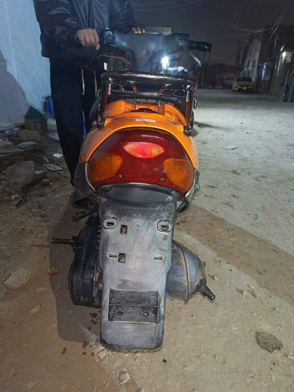 سلام عليكم
دراجه بيجي 9 لبيع شغاله سلف هندر كهربائيات شغاله 
مكاني ديوانيه ***********
