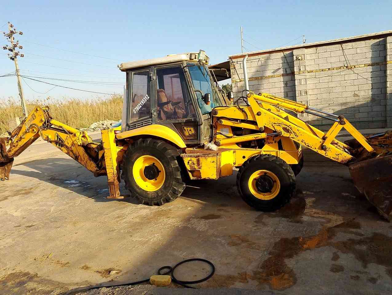 السلام عليكم حفارة جيسيبي موديل ٩٦ سلايت ومقص رقم الماني للبيع موبايل ***********
