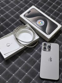 ايفون 15 برو ماكس  ضمان وكاله ماستر اصلي ذاكره 256 بطاريه 98 بلاد ونضا...