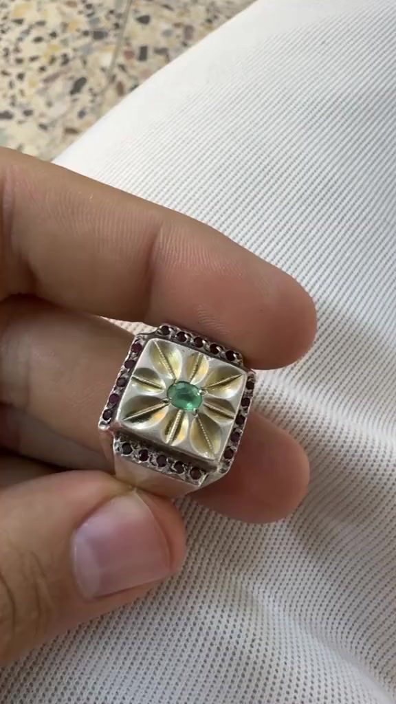 محبس زمرد كولمبي داير ياقوت
مراوس بساعه 
اذا بيع سعره ب٢٥٠ 
مكاني غزاليه


**إذا كنت صاحب هذا الإعلان وتريد حذفه لأي سبب، رجاءا أرسل رسالة إلى الدعم الفني**