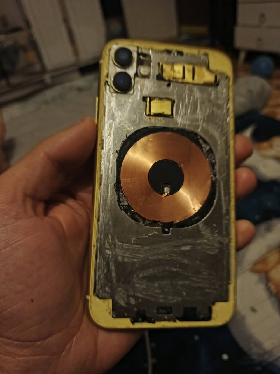 ايفون 11 ذاكرته 128 بي ايكلود يرادله تخطي وضهر مكسور ضمان من باب البيت تاخذه جهازي وبصمته تشتغل قيم واخذ الدوره ابو دشير شاشته مبدله سابقاً ***********
