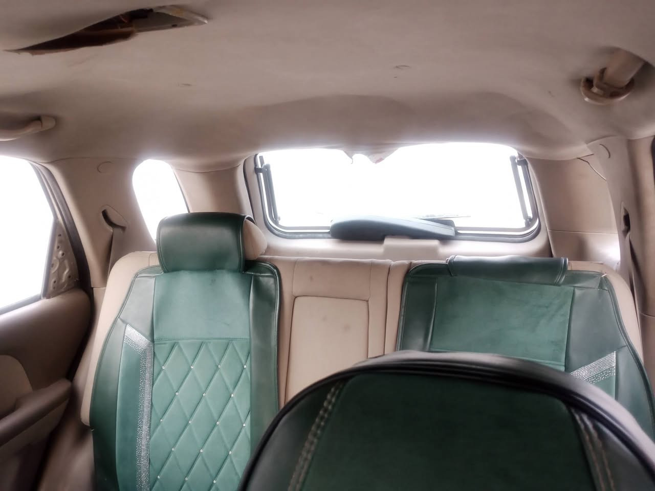 السلام عليكم سبورتج ٢٠٠٩ خليجي مكينه وكير مكفولات بيه ضربه على القمارة اثر سقوط عمارية حديد حدادية جديدة السعر ٩٠ وبيه مجال الرقم ذي قار مشروع وطني  مكان السيارة الديوانيه للتواصل الاتصال على الرقم***********
